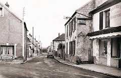 60 Orry La Ville Place de l Abbe